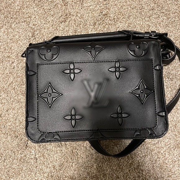 Crossbody - Picture 2 of 6